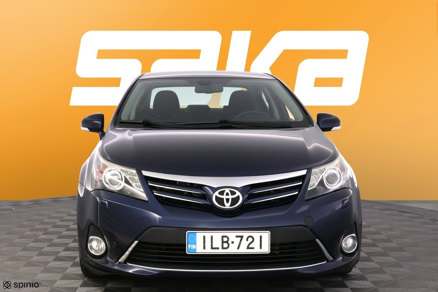 Toyota Avensis vaihtoauto