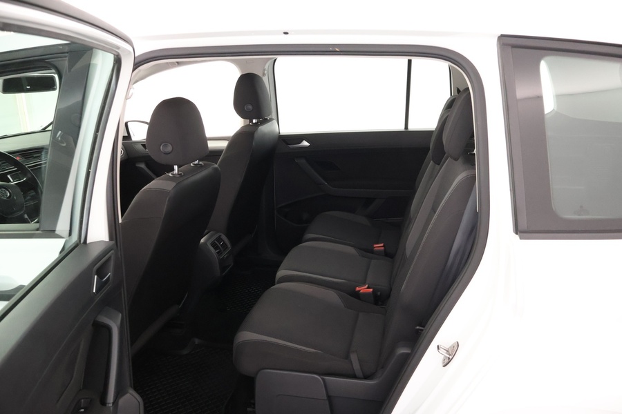 Volkswagen Touran vaihtoauto