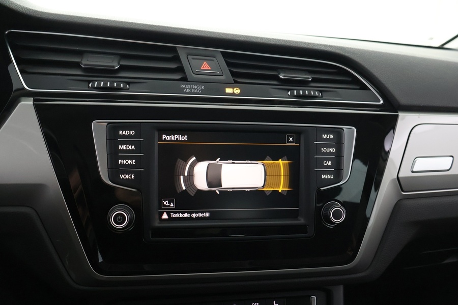 Volkswagen Touran vaihtoauto