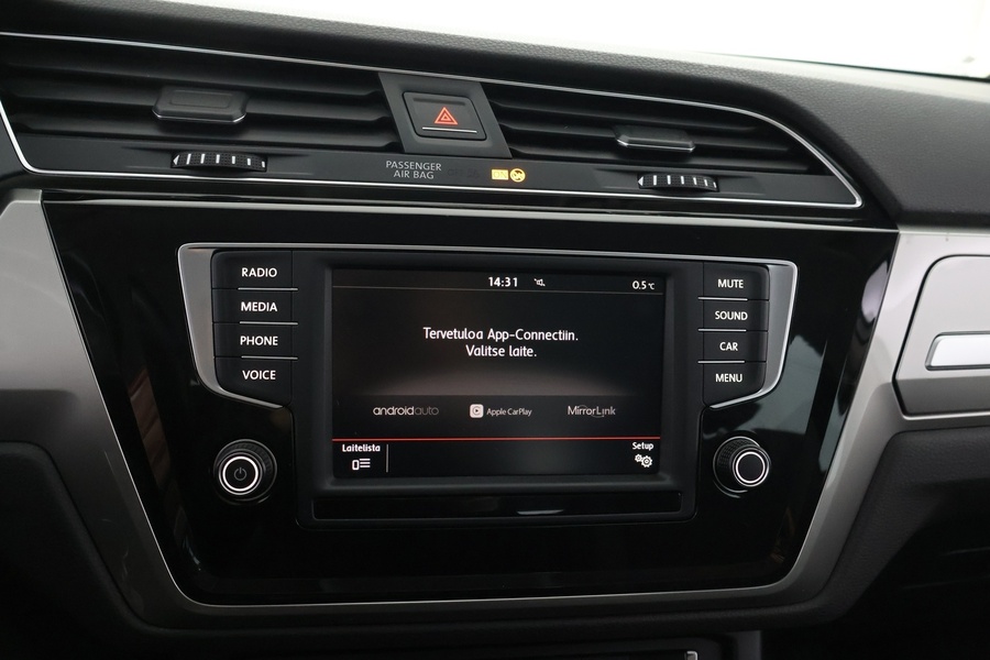 Volkswagen Touran vaihtoauto