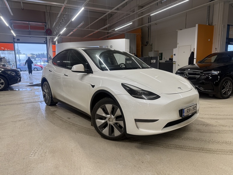 Tesla Model Y vaihtoauto