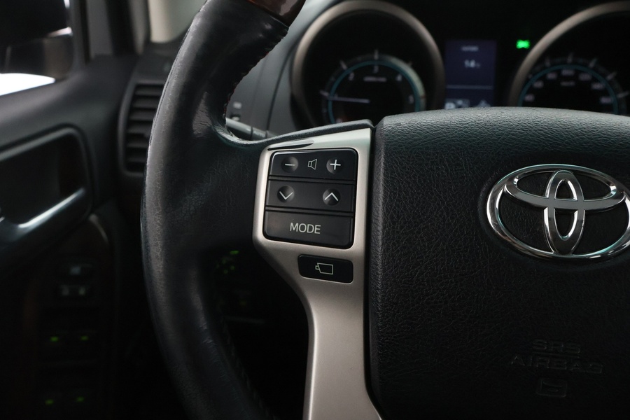 Toyota Land Cruiser vaihtoauto