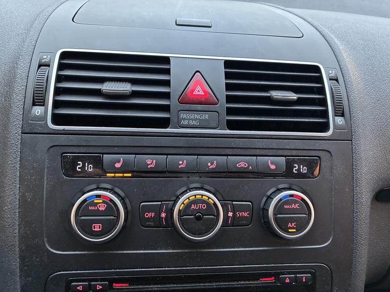 Volkswagen Touran vaihtoauto