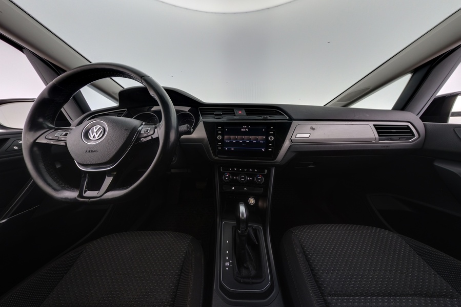 Volkswagen Touran vaihtoauto