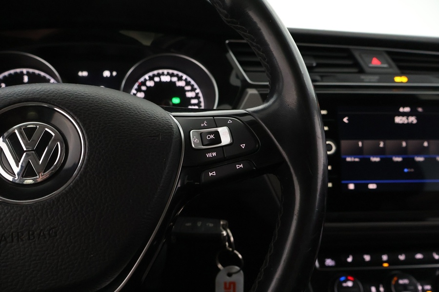 Volkswagen Touran vaihtoauto