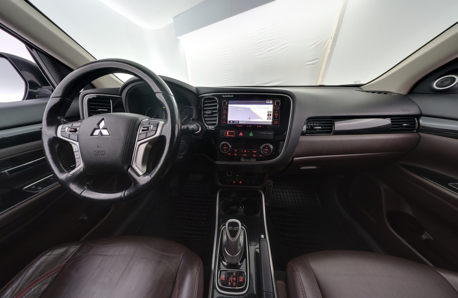 Mitsubishi Outlander PHEV vaihtoauto