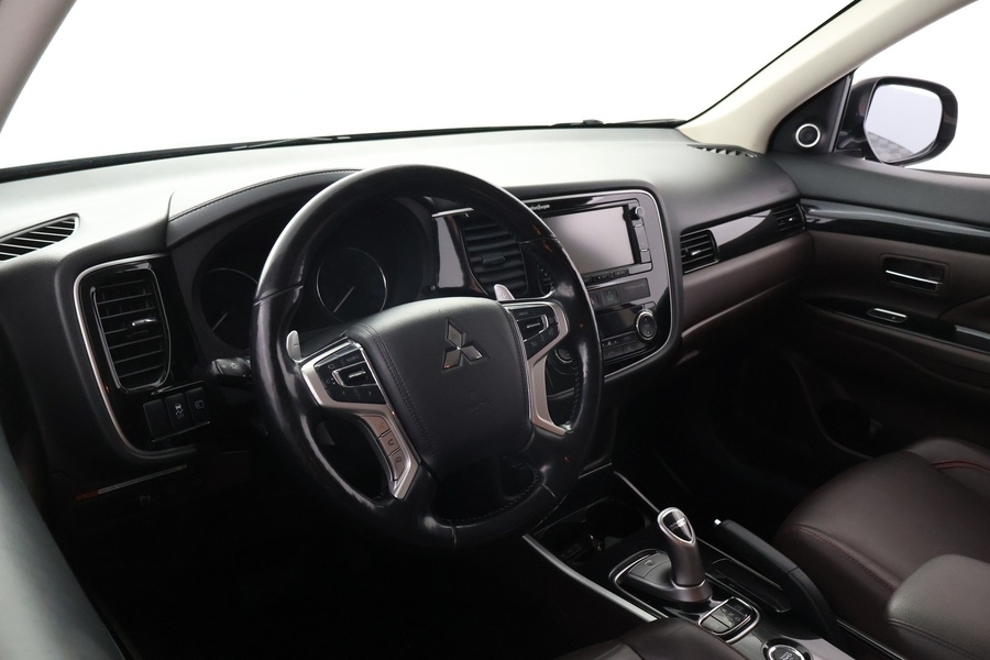 Mitsubishi Outlander PHEV vaihtoauto