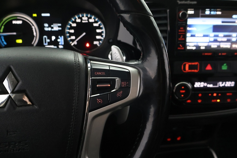 Mitsubishi Outlander PHEV vaihtoauto