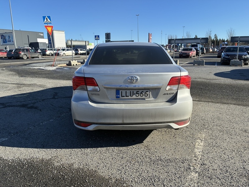 Toyota Avensis vaihtoauto