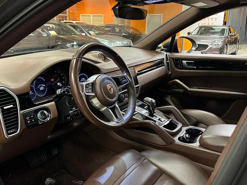 Porsche Cayenne vaihtoauto