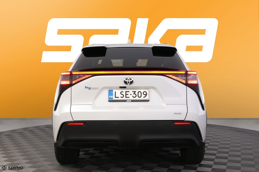 Toyota bZ4X vaihtoauto