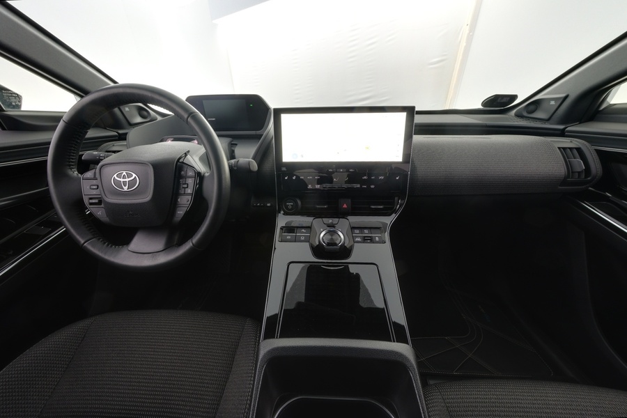 Toyota bZ4X vaihtoauto