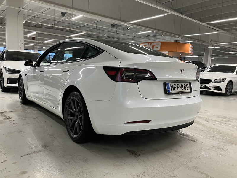 Tesla Model 3 vaihtoauto