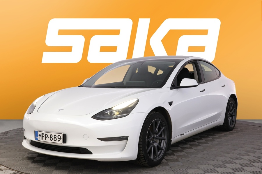 Tesla Model 3 vaihtoauto