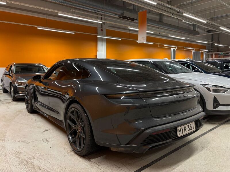 Porsche Taycan vaihtoauto