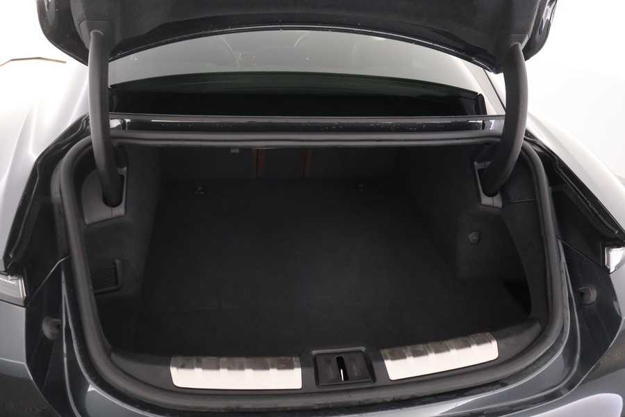 Porsche Taycan vaihtoauto