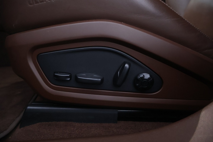 Porsche Taycan vaihtoauto