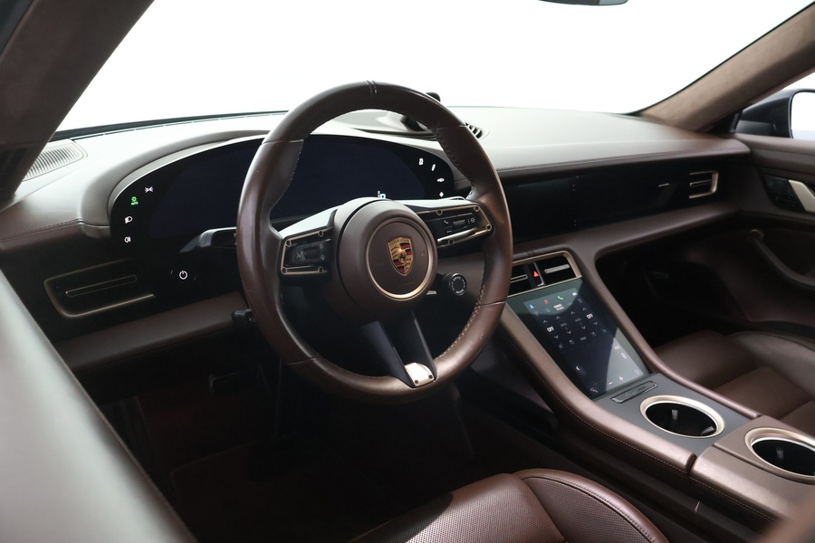 Porsche Taycan vaihtoauto