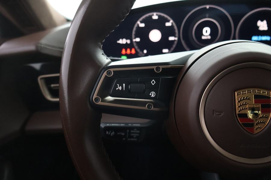 Porsche Taycan vaihtoauto