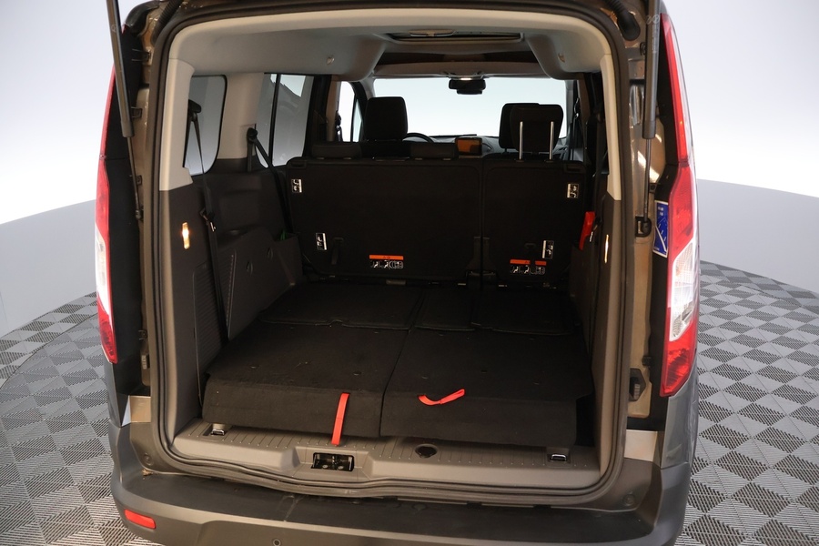 Ford Grand Tourneo Connect vaihtoauto