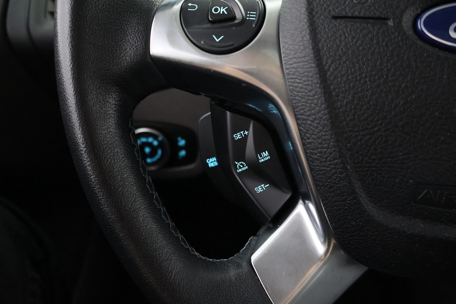 Ford Grand Tourneo Connect vaihtoauto