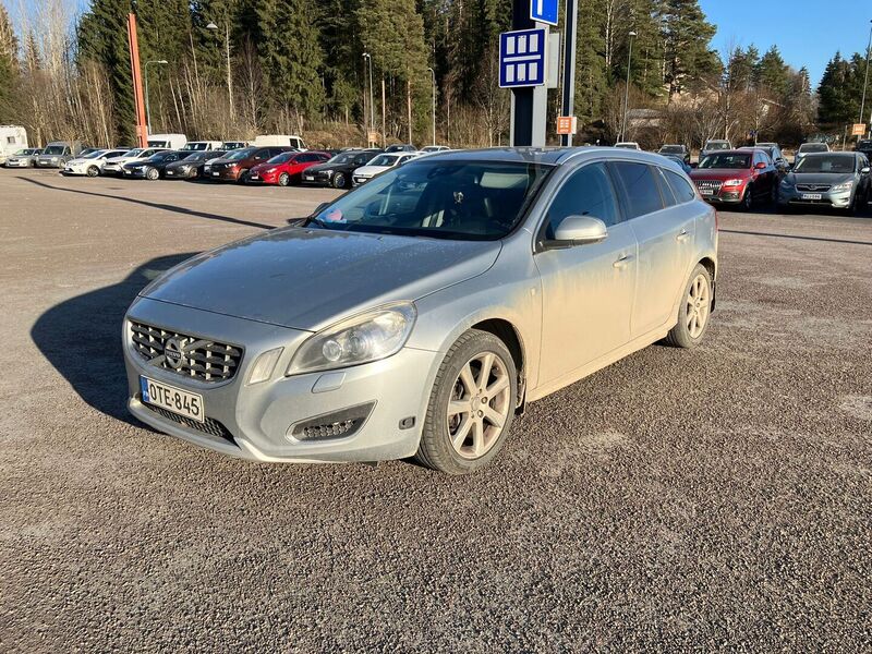 Volvo V60 vaihtoauto