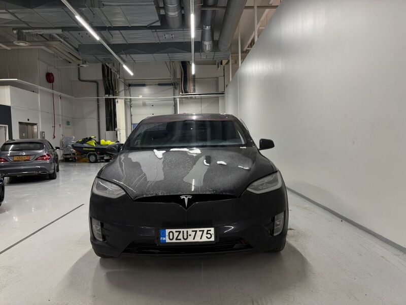 Tesla Model X vaihtoauto