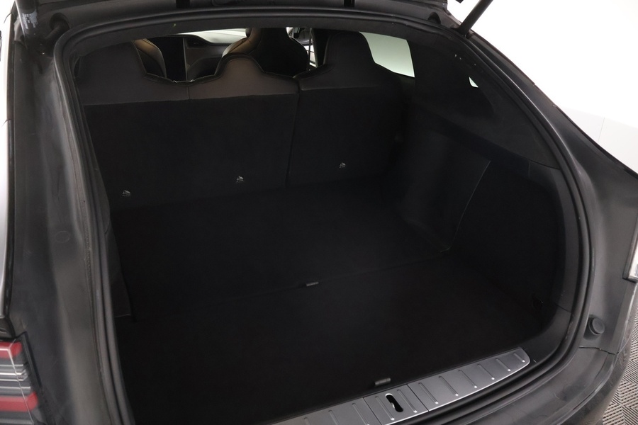 Tesla Model X vaihtoauto