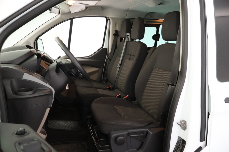 Ford Tourneo Custom vaihtoauto