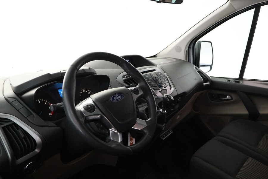 Ford Tourneo Custom vaihtoauto