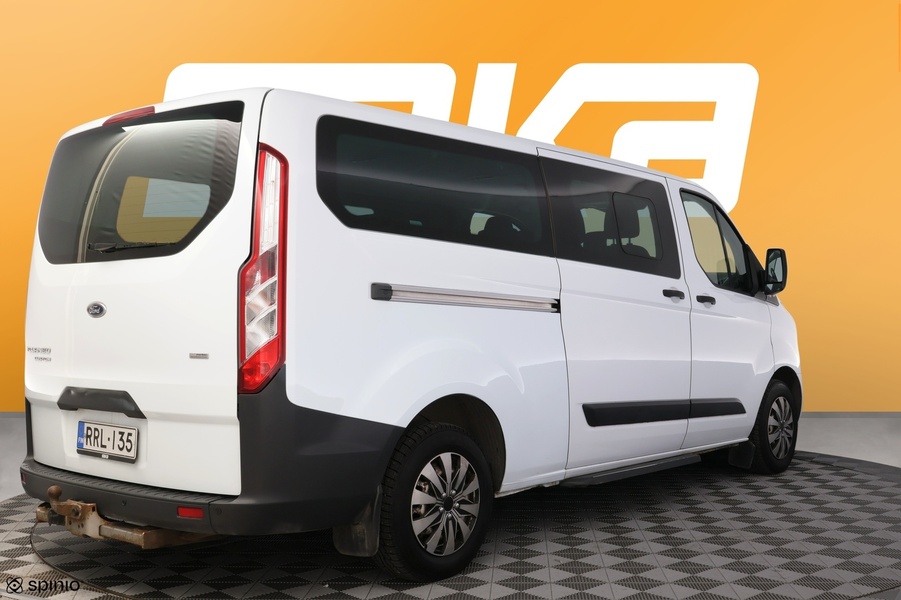 Ford Tourneo Custom vaihtoauto