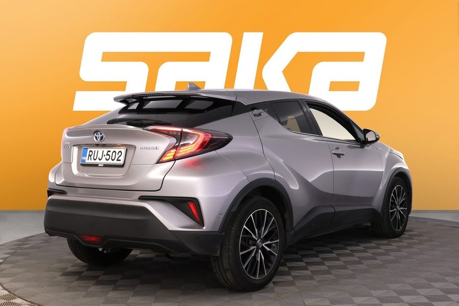 Toyota C-HR vaihtoauto