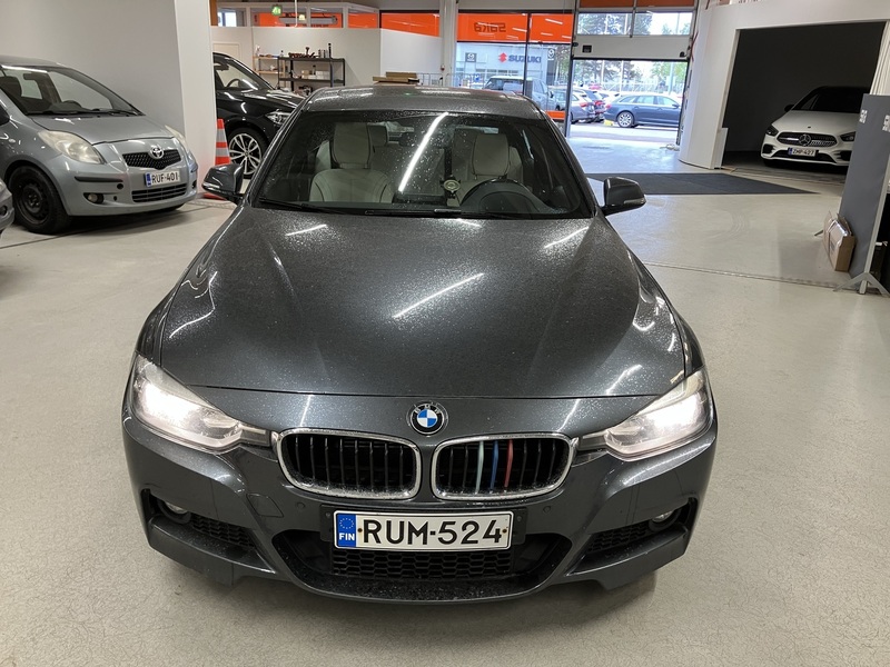BMW 330 vaihtoauto