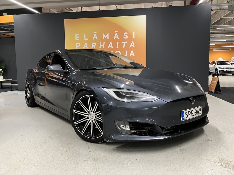 Tesla Model S vaihtoauto
