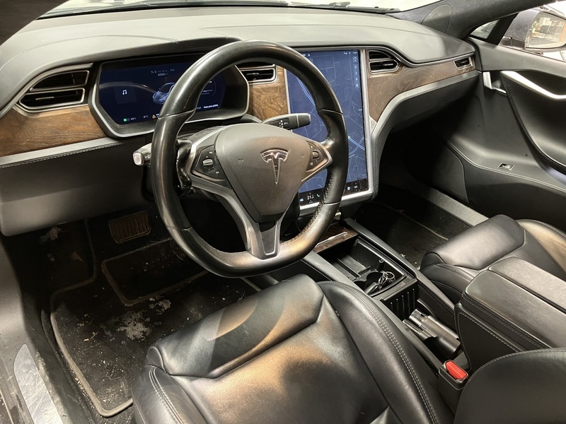 Tesla Model S vaihtoauto