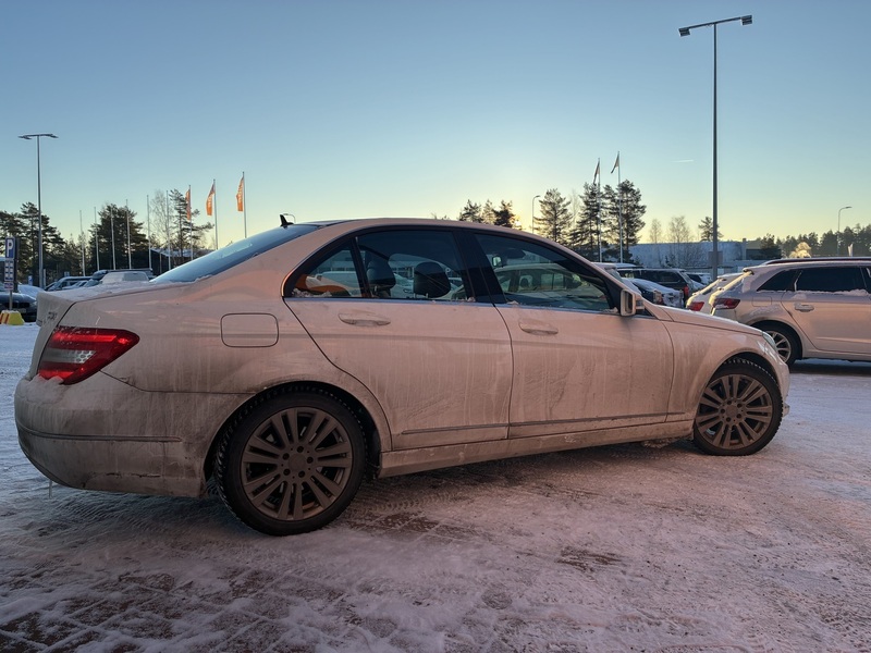 Mercedes-Benz C vaihtoauto