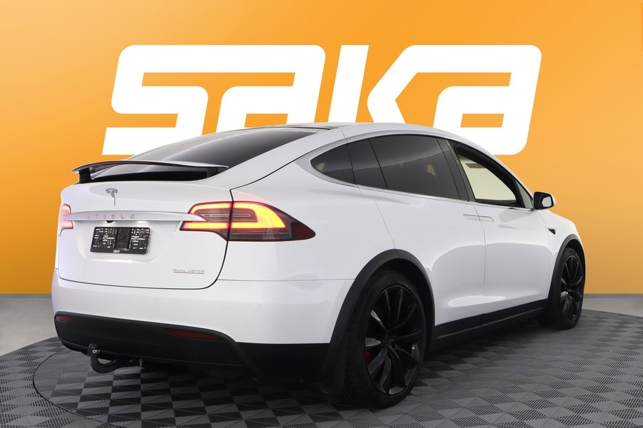 Tesla Model X vaihtoauto