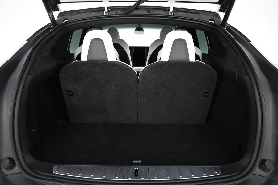 Tesla Model X vaihtoauto