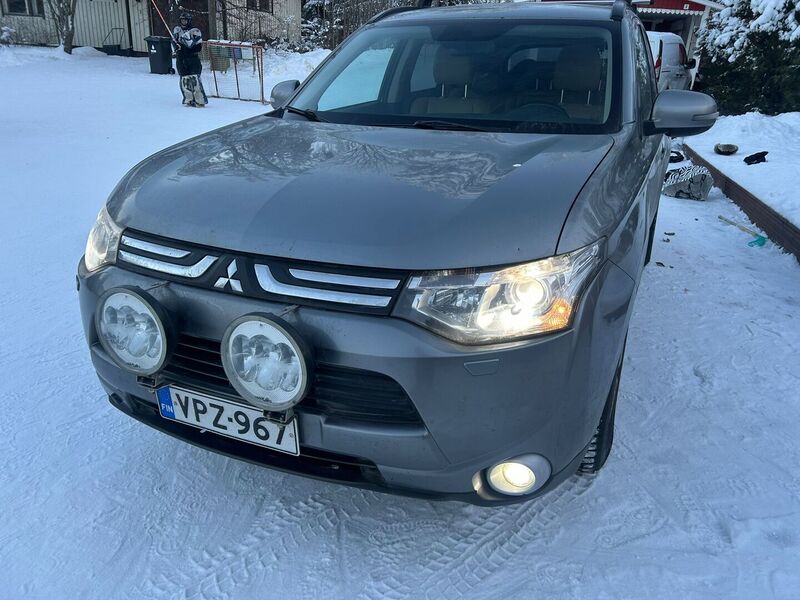 Mitsubishi Outlander vaihtoauto