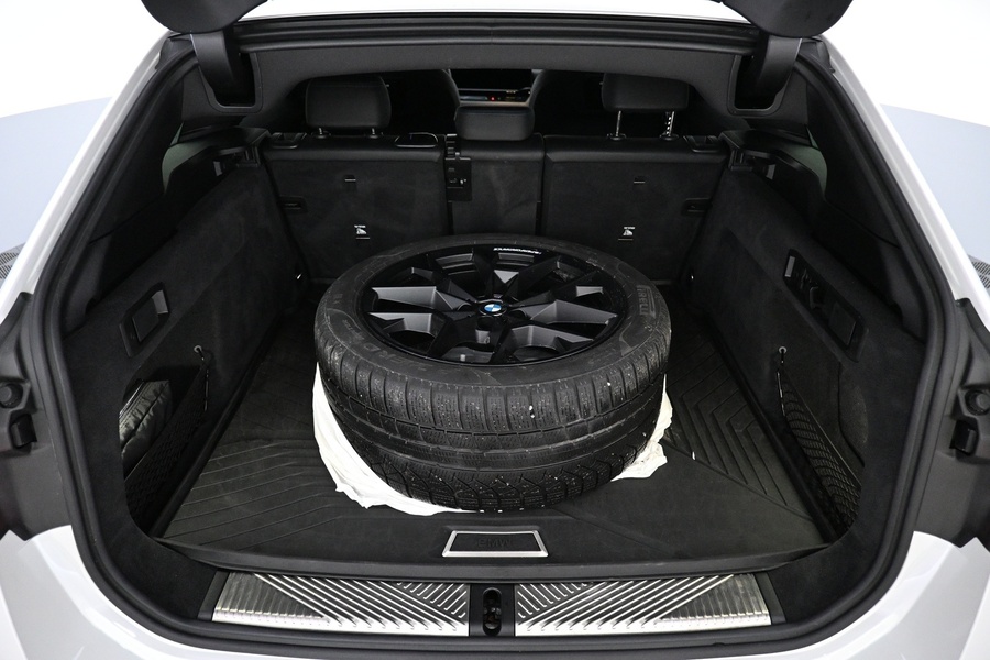BMW i5 vaihtoauto