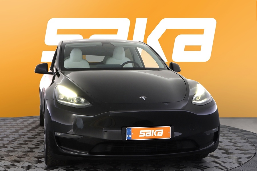 Tesla Model Y vaihtoauto