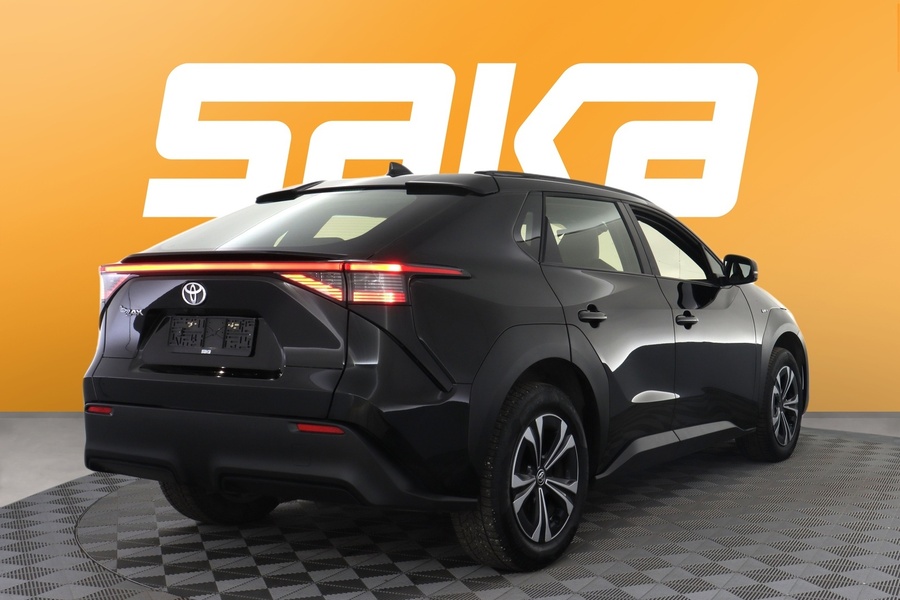 Toyota bZ4X vaihtoauto