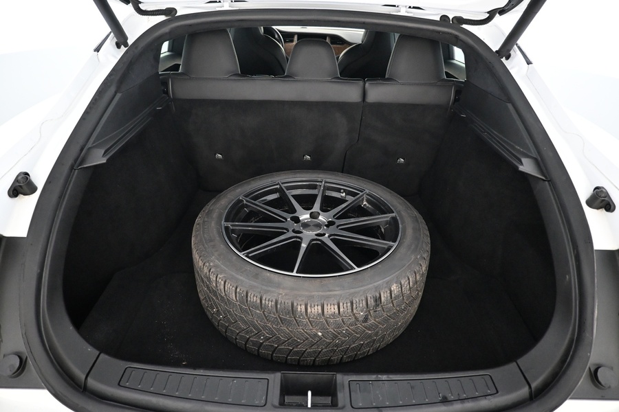 Tesla Model S vaihtoauto