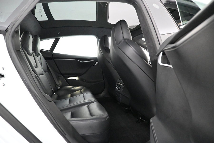 Tesla Model S vaihtoauto