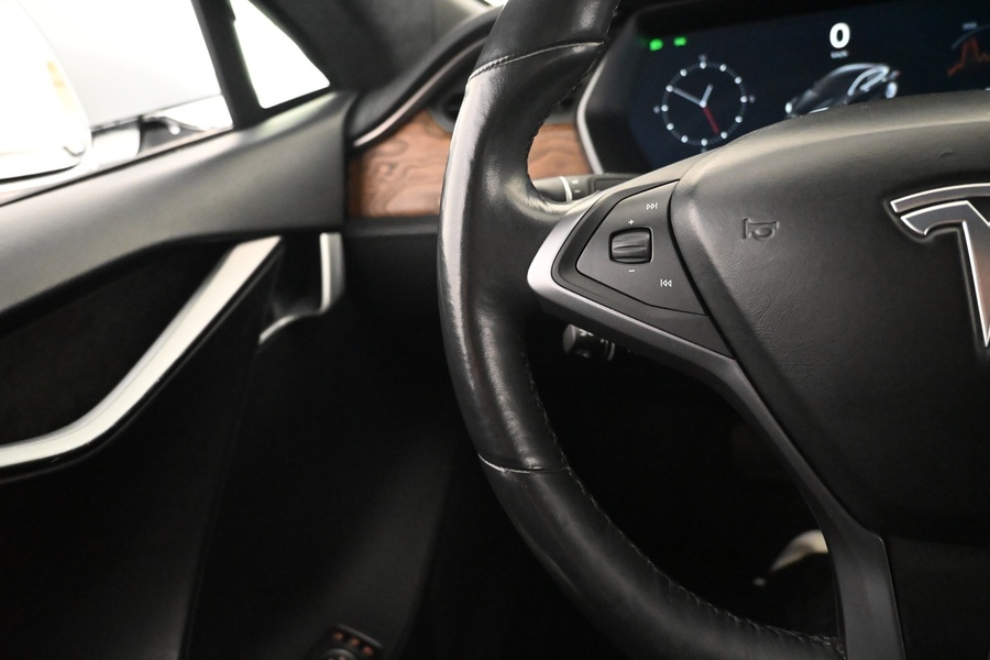 Tesla Model S vaihtoauto