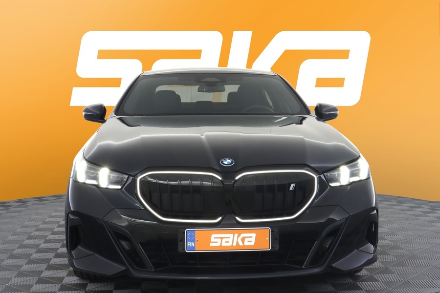 BMW i5 vaihtoauto