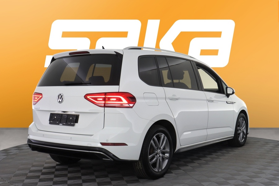 Volkswagen Touran vaihtoauto