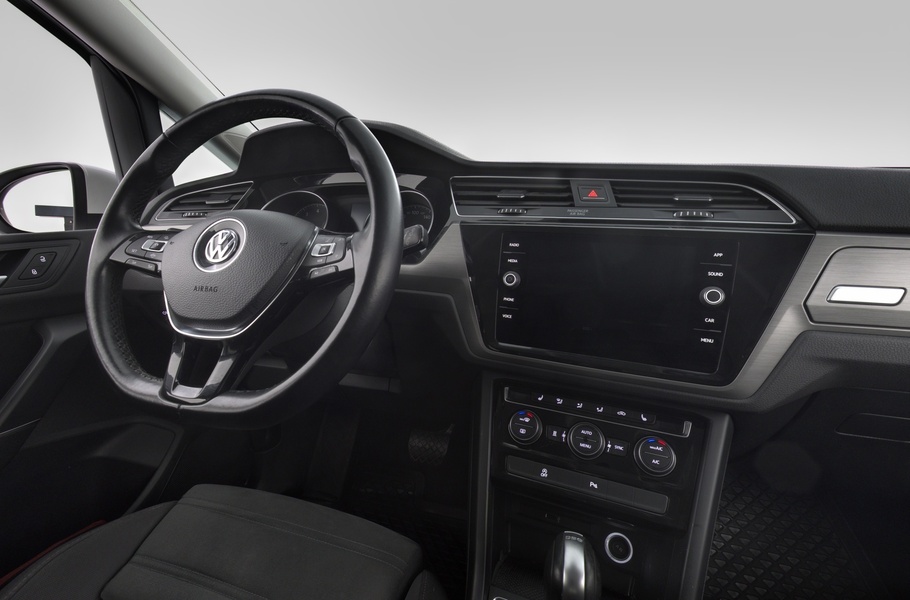 Volkswagen Touran vaihtoauto