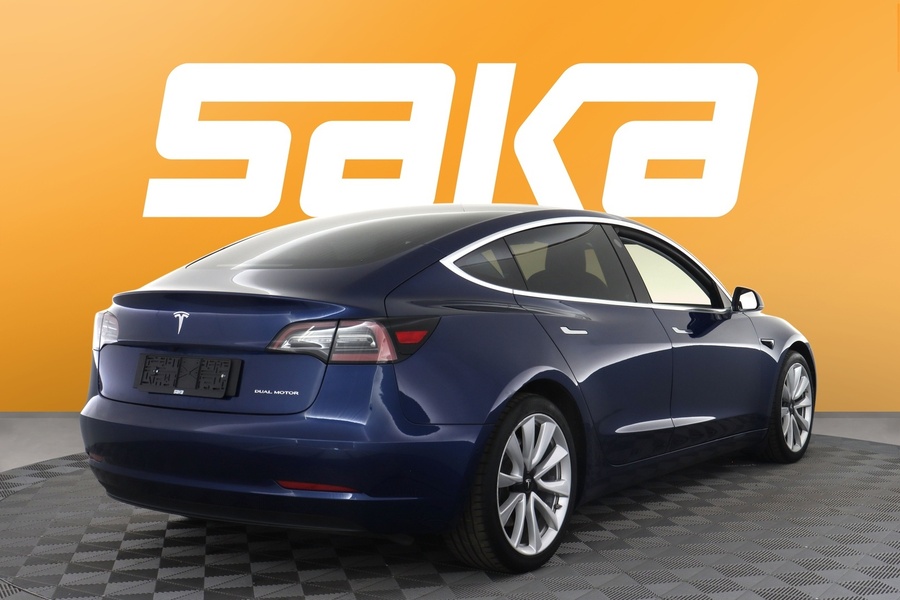 Tesla Model 3 vaihtoauto