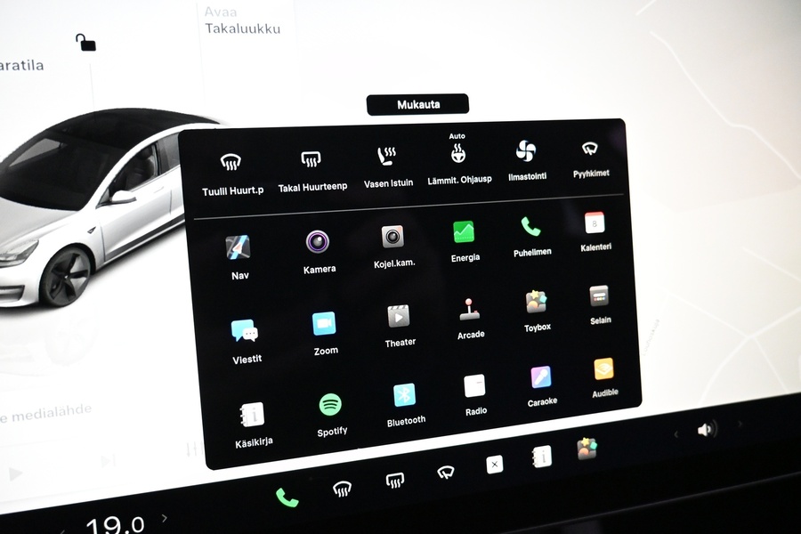 Tesla Model 3 vaihtoauto